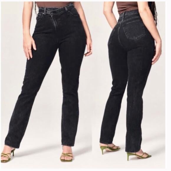 NWT Abercrombie 90s Slim Straight Curve Love Criss Cross Black Jean 32 - Picture 1 of 7